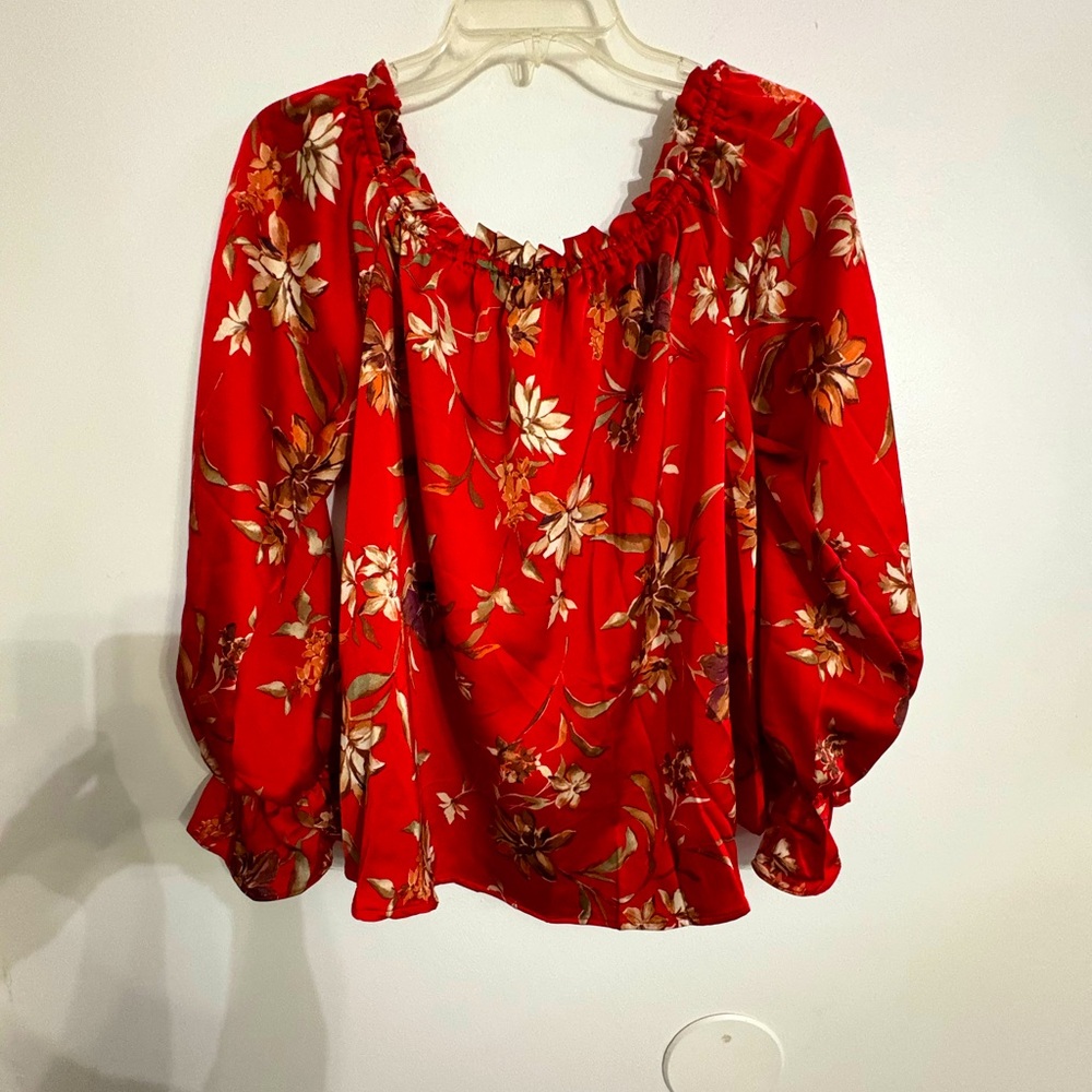 Emerald Ruffled Red and Gold Puff Sleeve Blouse NWT Size Medium